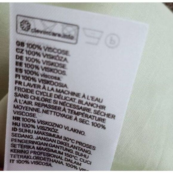 H&M LT. GREEN BLOUSE SZ.L EUC.  GORGEOUS BLOUSE IN EXCELLENT USED CONDITION. - Picture 6 of 6